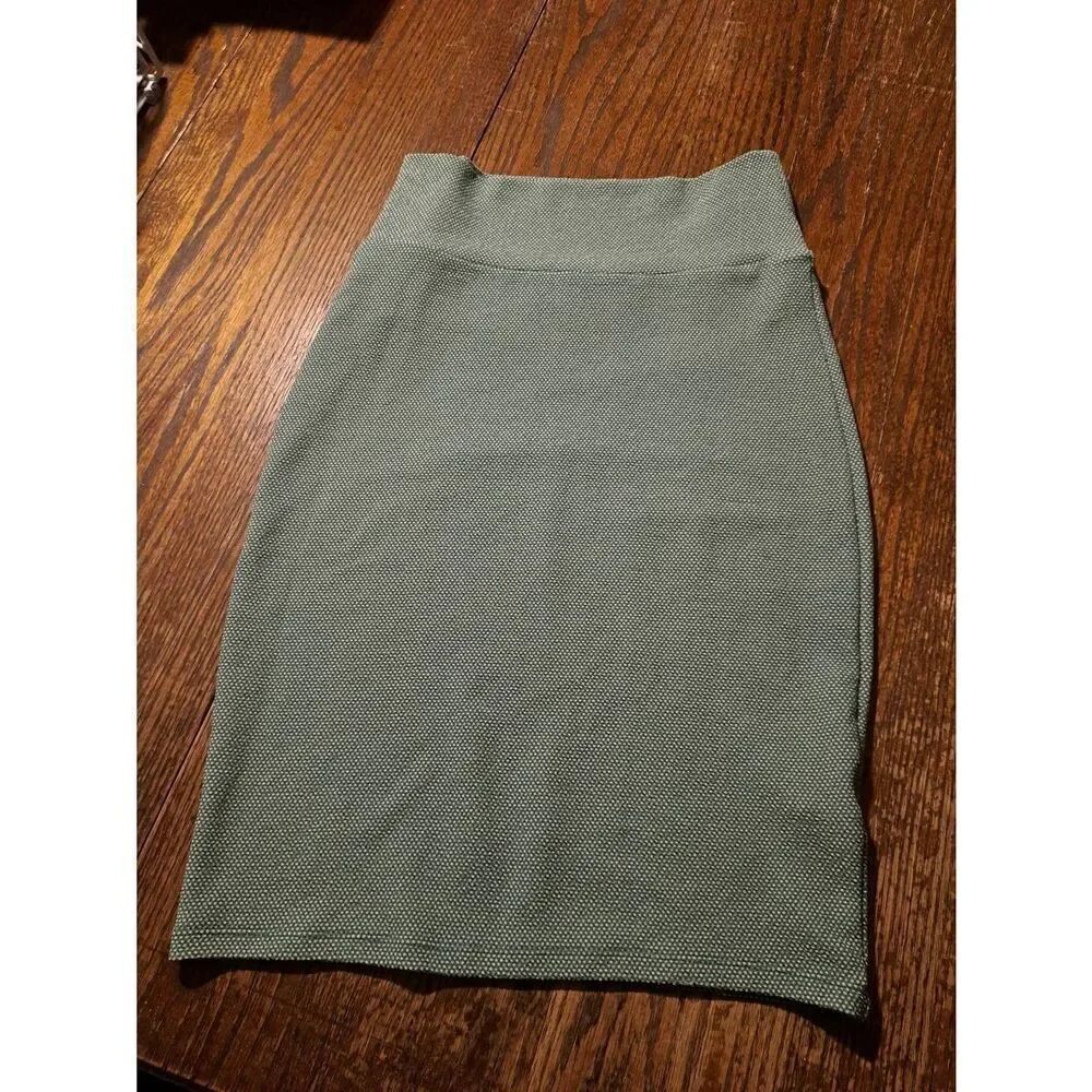 Women’s XS LuLaRoe Green White Polka Dot Pencil Skirt Stretch Polyester Spandex